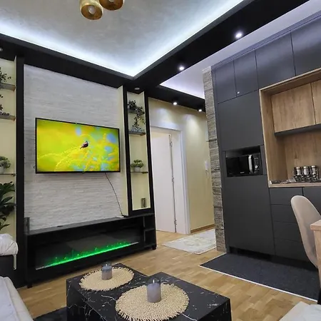 Apartment Posejdon Deluxe 2 *